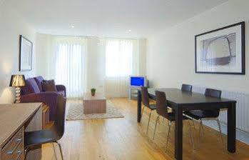 Max At Reading Number 18 Serviced Apartments Экстерьер фото