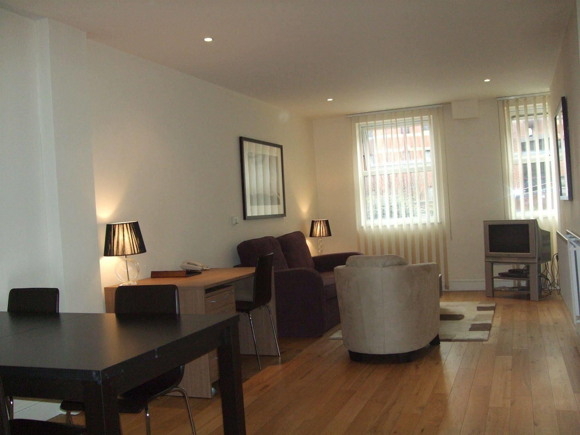 Max At Reading Number 18 Serviced Apartments Экстерьер фото